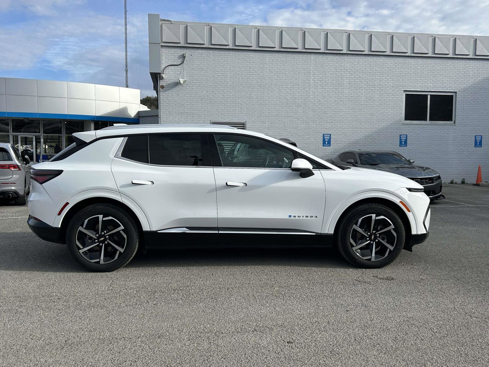Used 2025 Chevrolet Equinox EV LT with VIN 3GN7DLRP6SS149276 for sale in Knoxville, TN