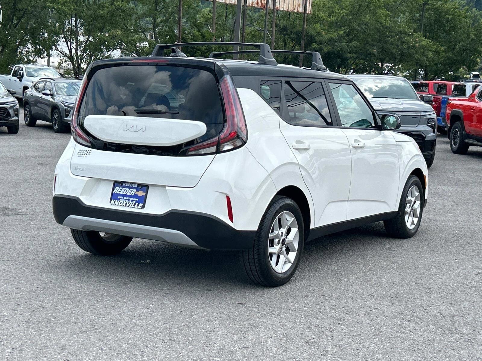 2023 Kia Soul S photo 2