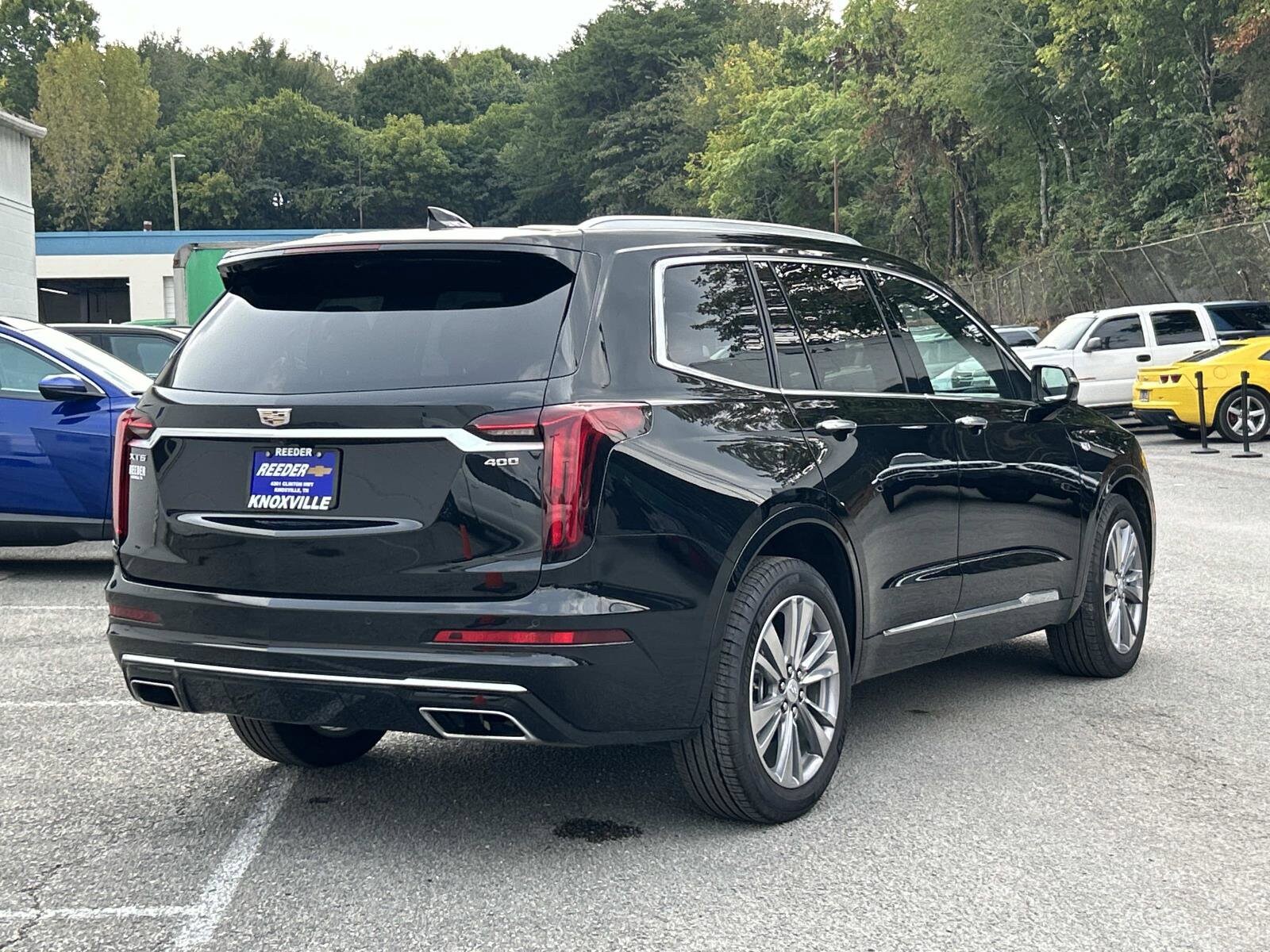 2025 Cadillac XT6 Premium Luxury photo 3