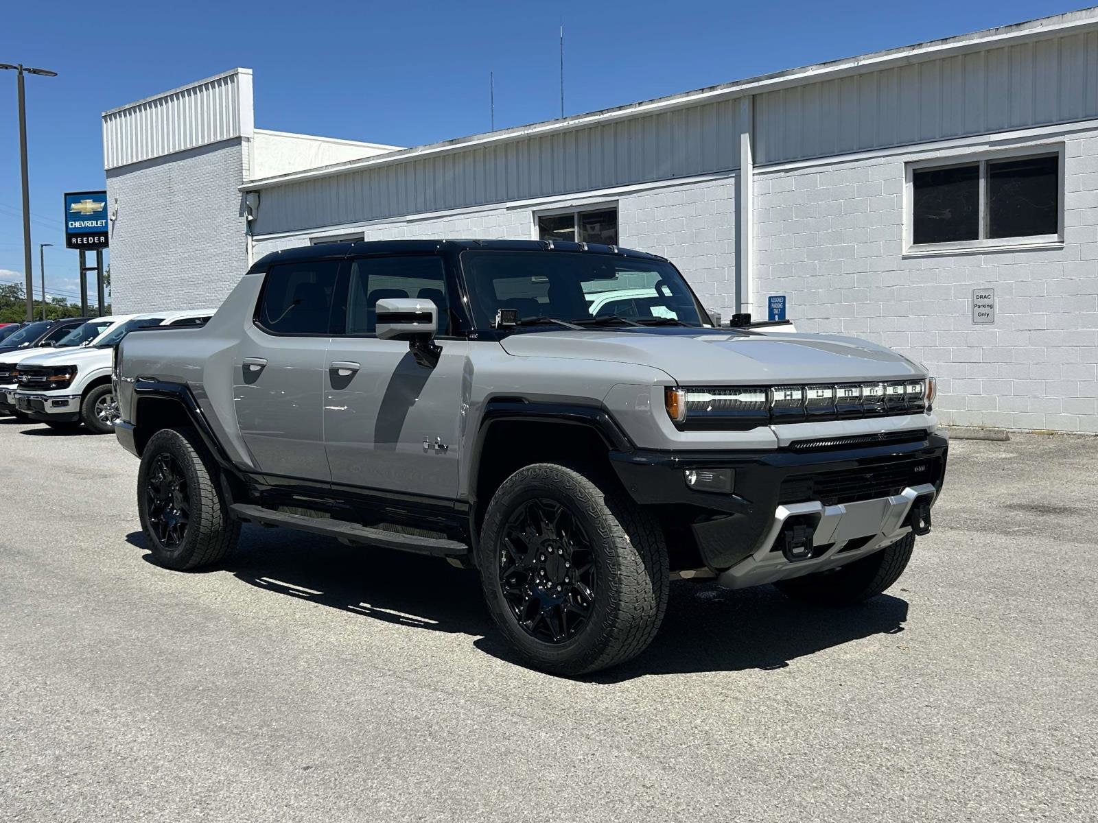 2024 GMC Hummer EV 2X's photo
