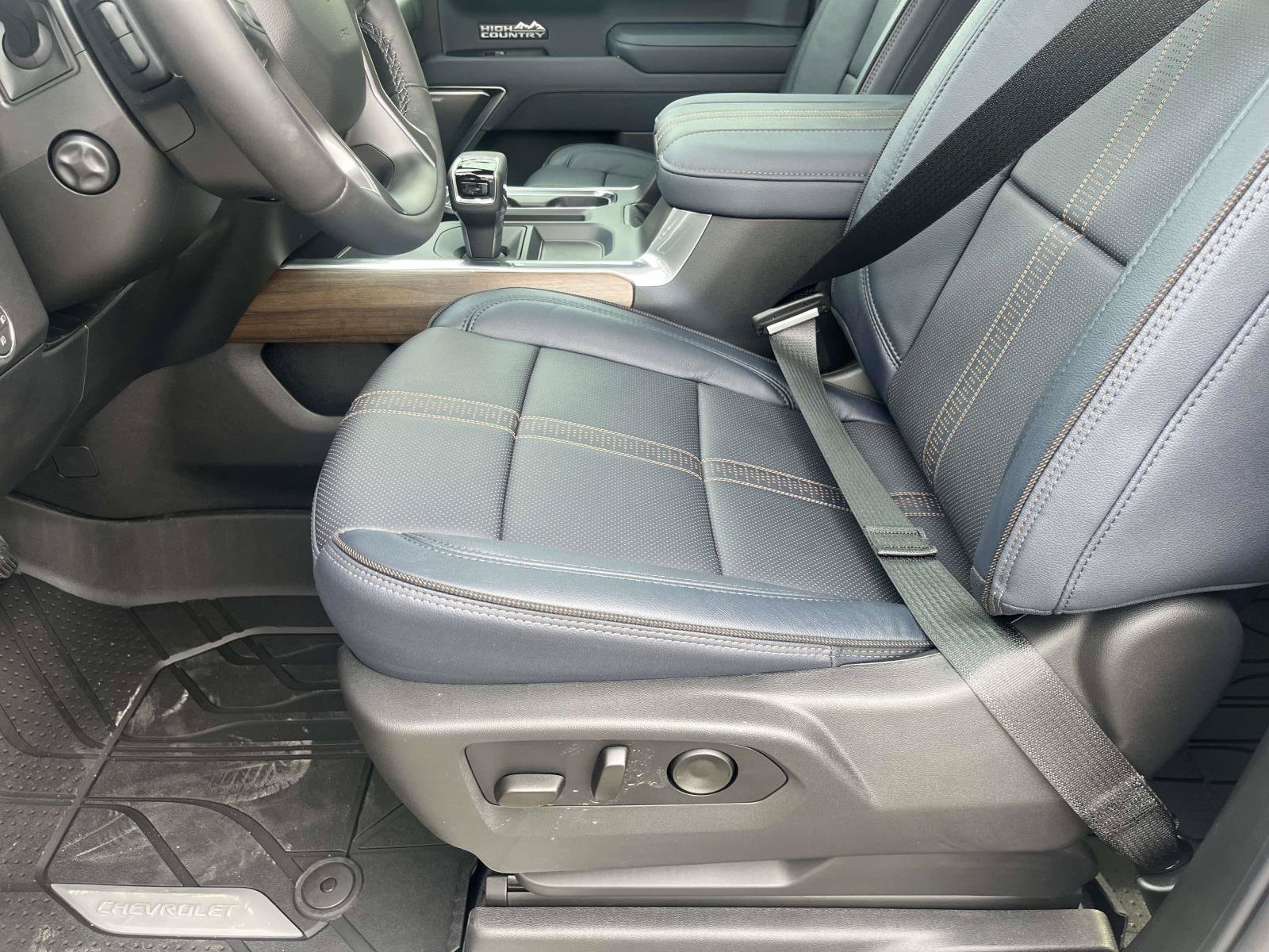 2026 Chevrolet Silverado 1500 High Country - Photo 17