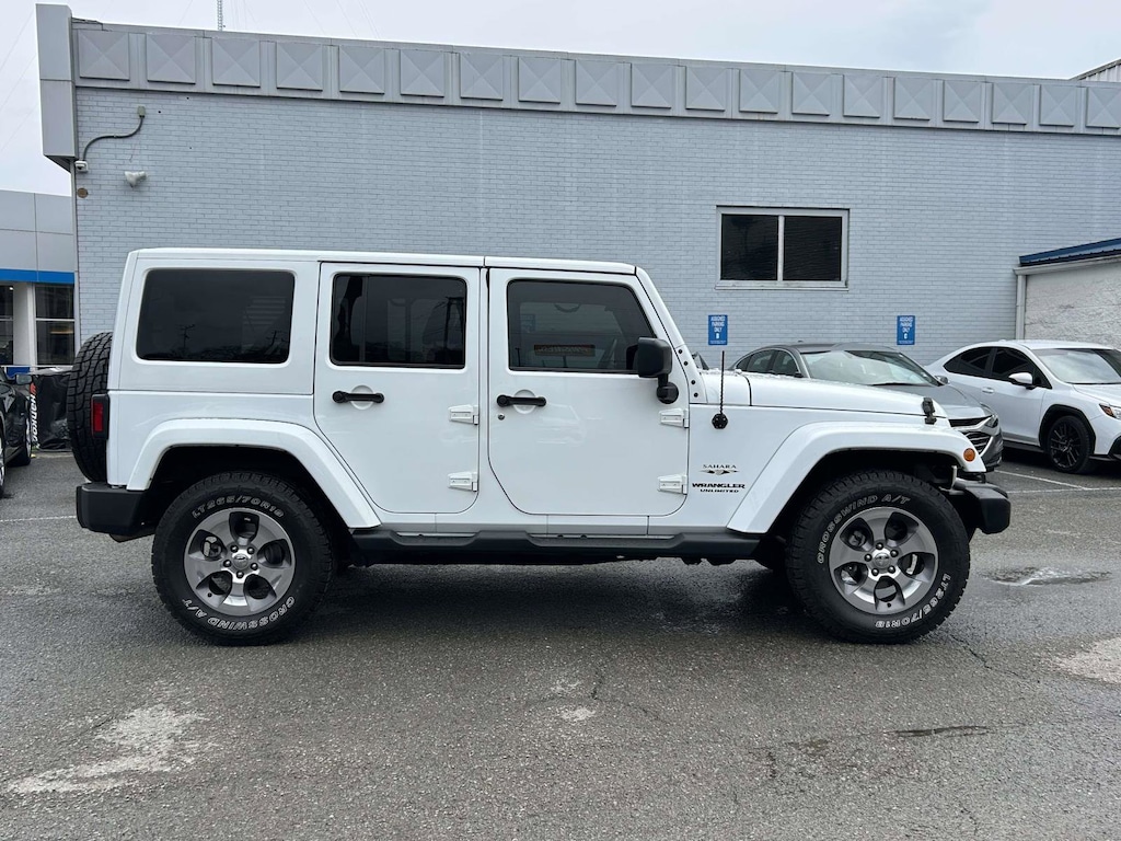 Used 2017 Jeep Wrangler Unlimited Sahara SUV