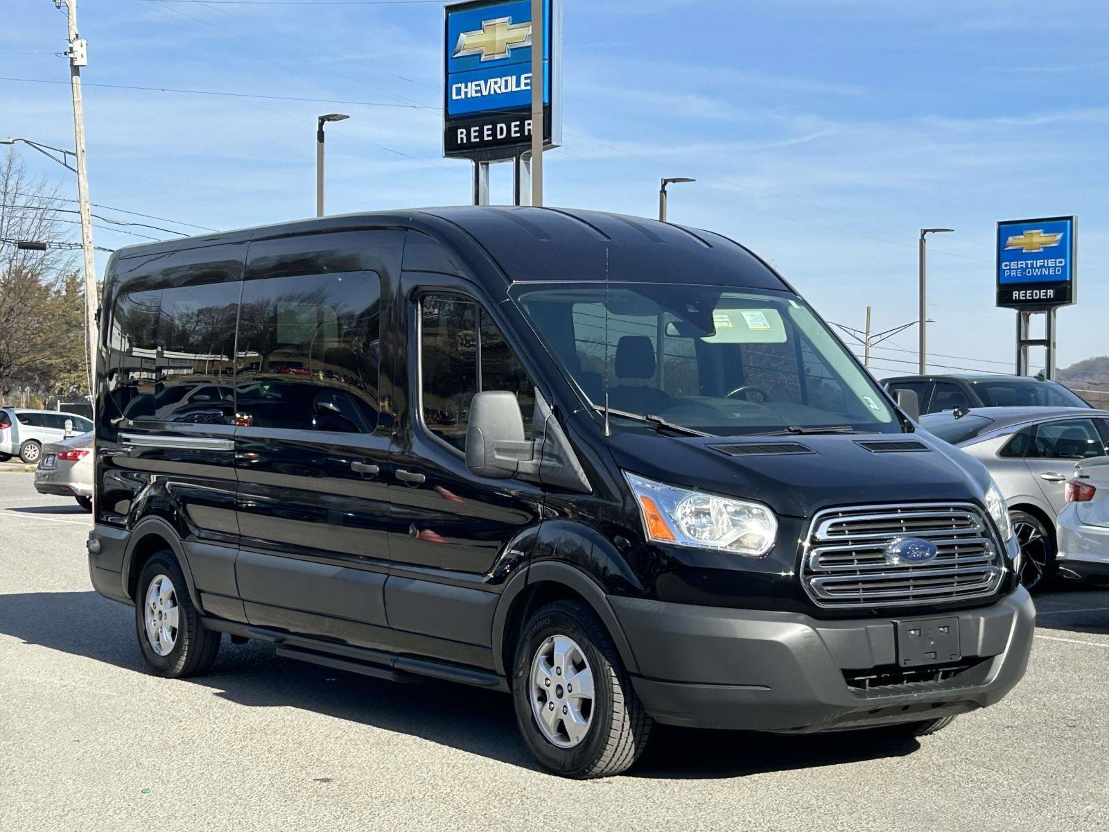 2018 Ford Transit Wagon XL's photo