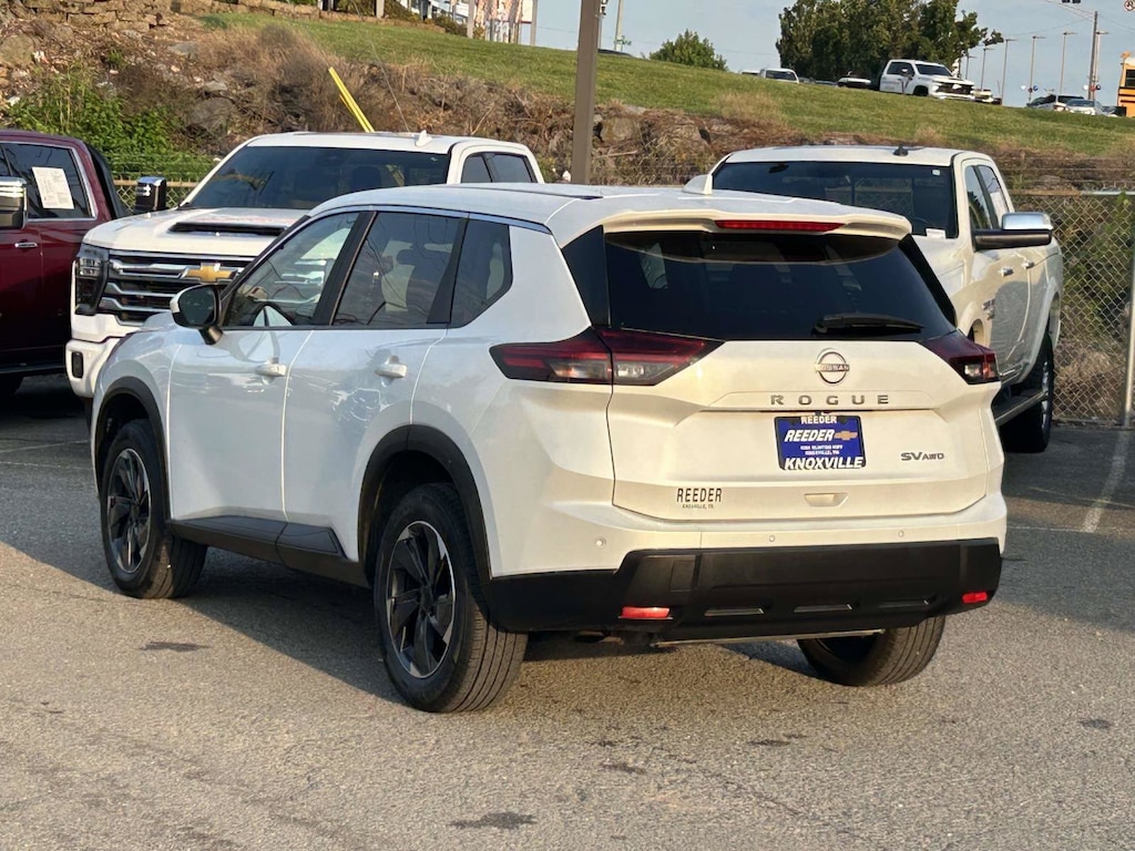 Used 2024 Nissan Rogue SV SUV
