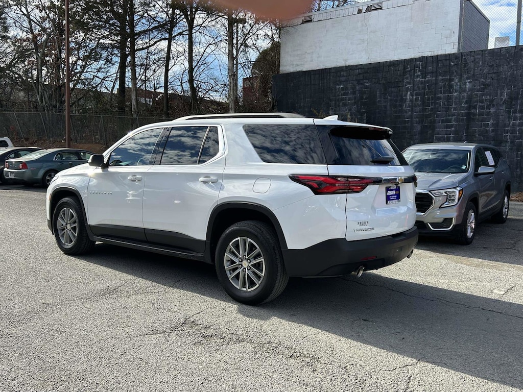 Used 2023 Chevrolet Traverse LT Cloth SUV