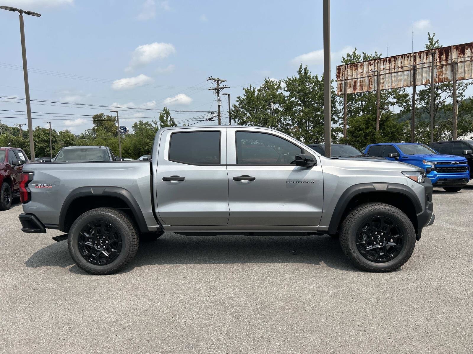 2026 Chevrolet Colorado Trail Boss photo 2