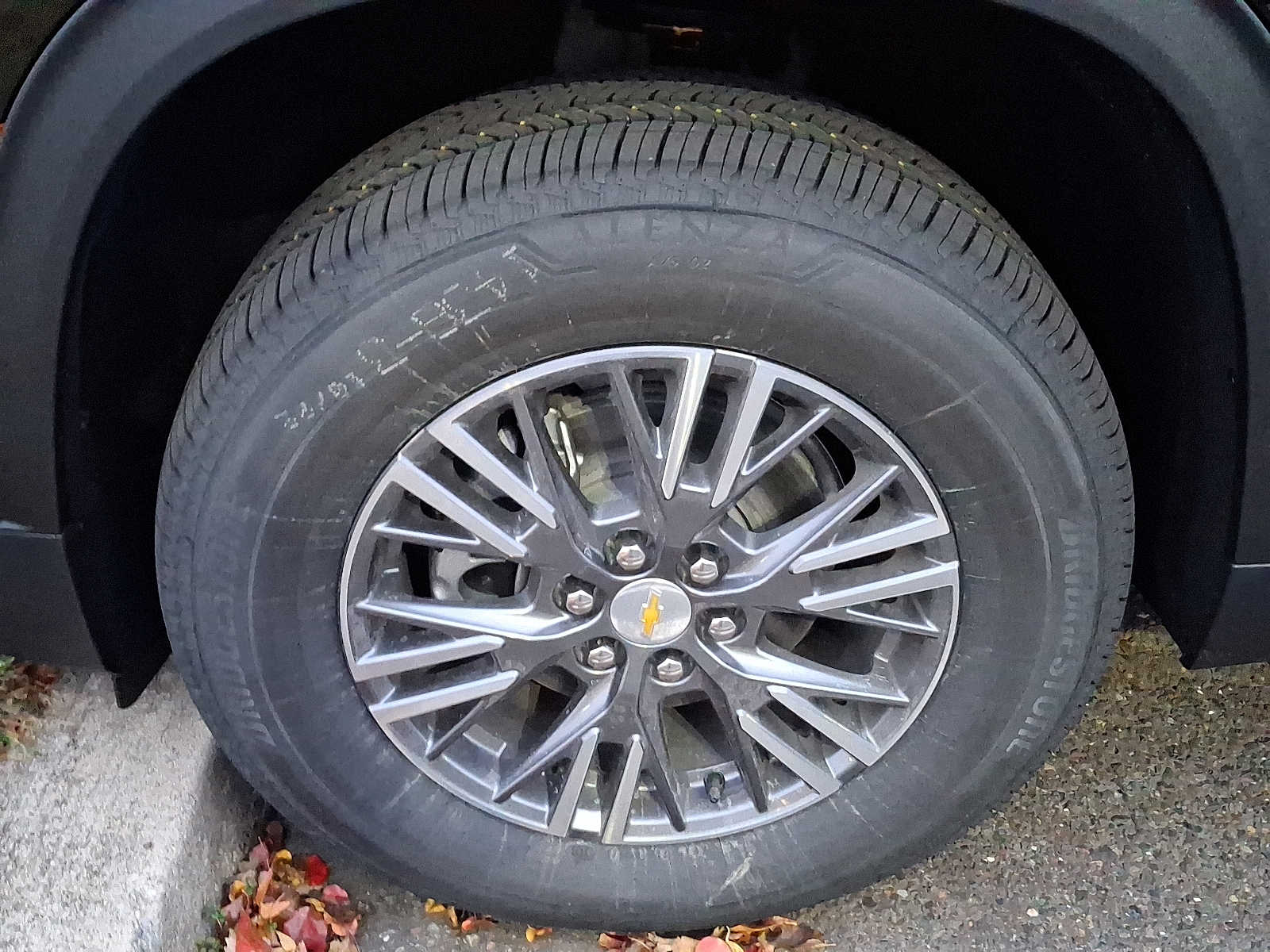 2026 Chevrolet Traverse photo 4