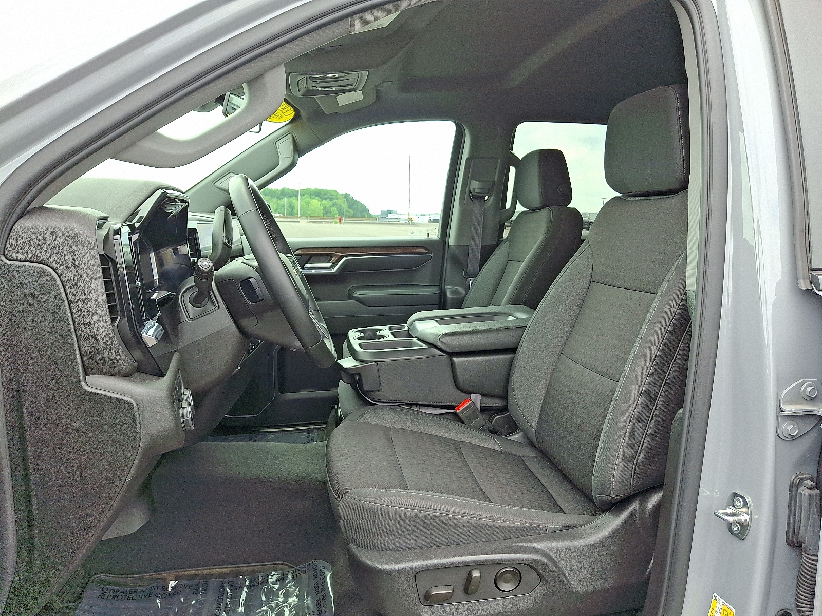 2024 Chevrolet Silverado 1500 LT - Photo 13