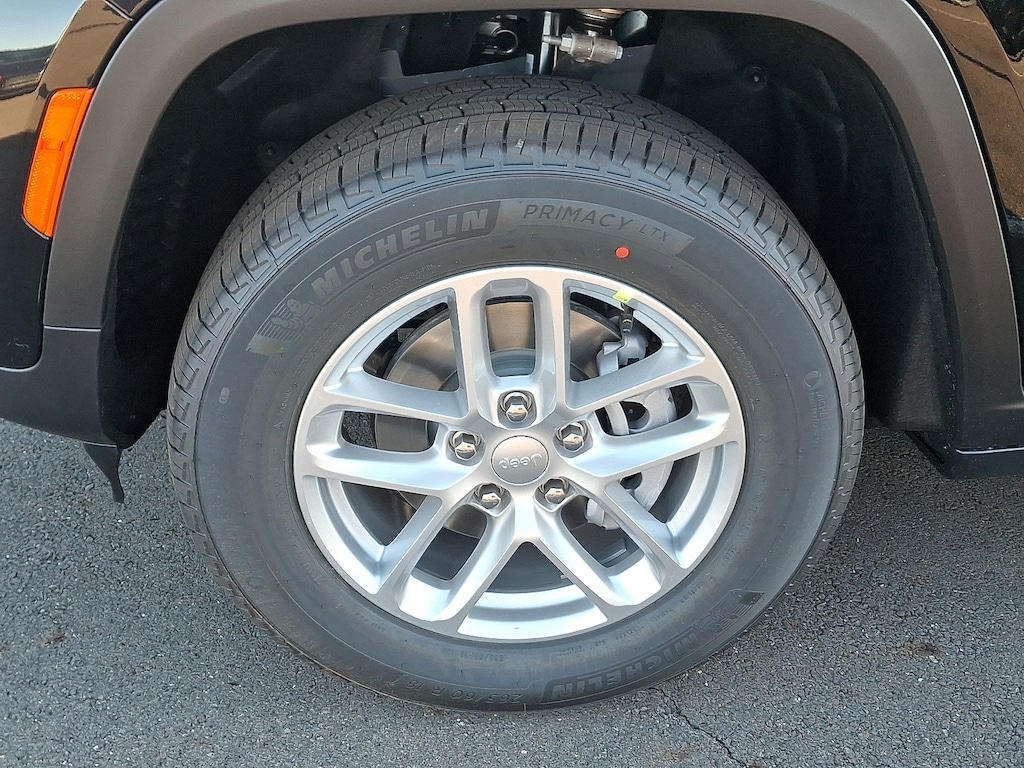 New 2025 Jeep Grand Cherokee Laredo X 4x4 Sport Utility