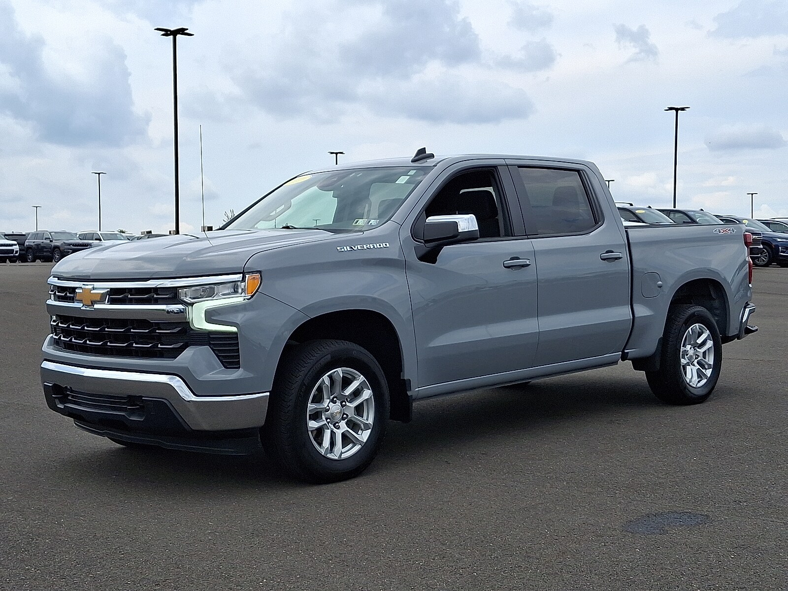 2024 Chevrolet Silverado 1500 LT photo 3
