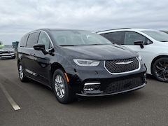 2026 Chrysler Pacifica Select Passenger Van