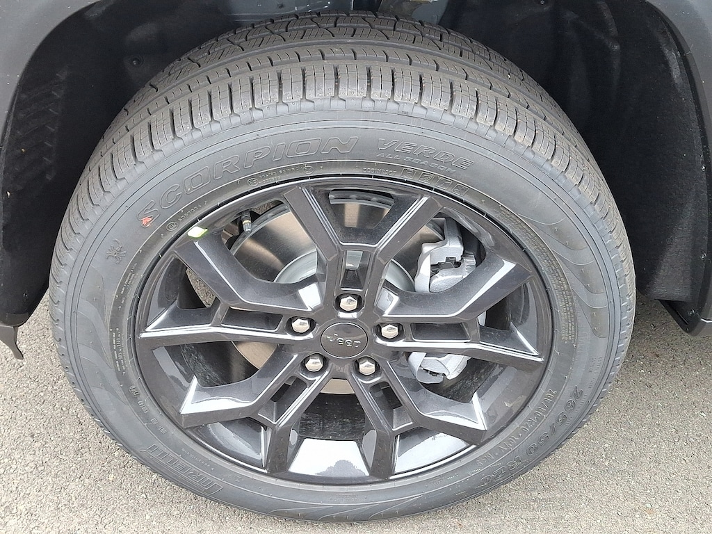 New 2025 Jeep Grand Cherokee L Limited 4x4 Sport Utility