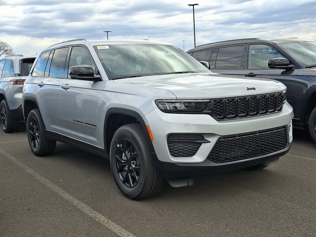 New 2025 Jeep Grand Cherokee Altitude X 4x4 Sport Utility
