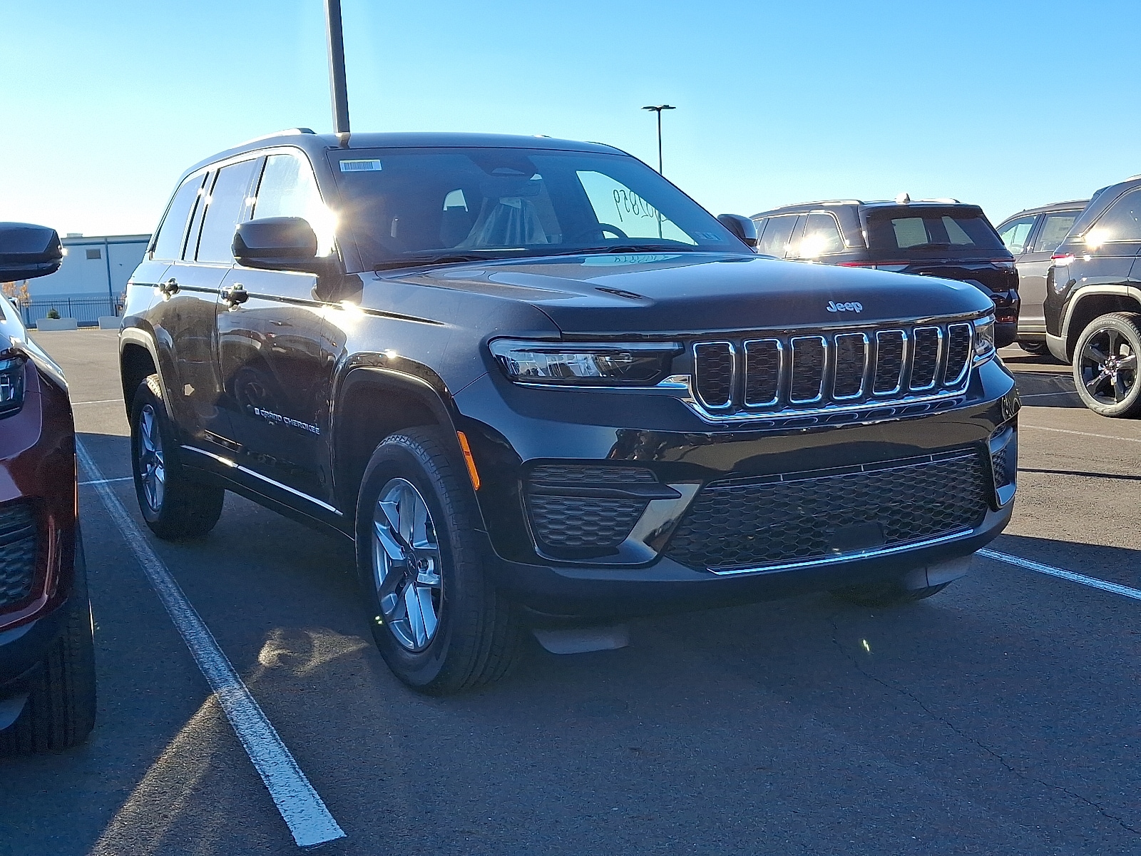 2025 Jeep Grand Cherokee Laredo's photo