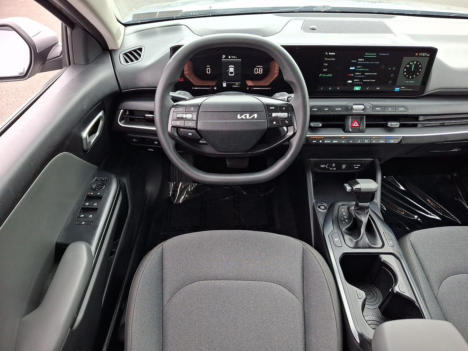 2025 Kia K4 LXS - Photo 11
