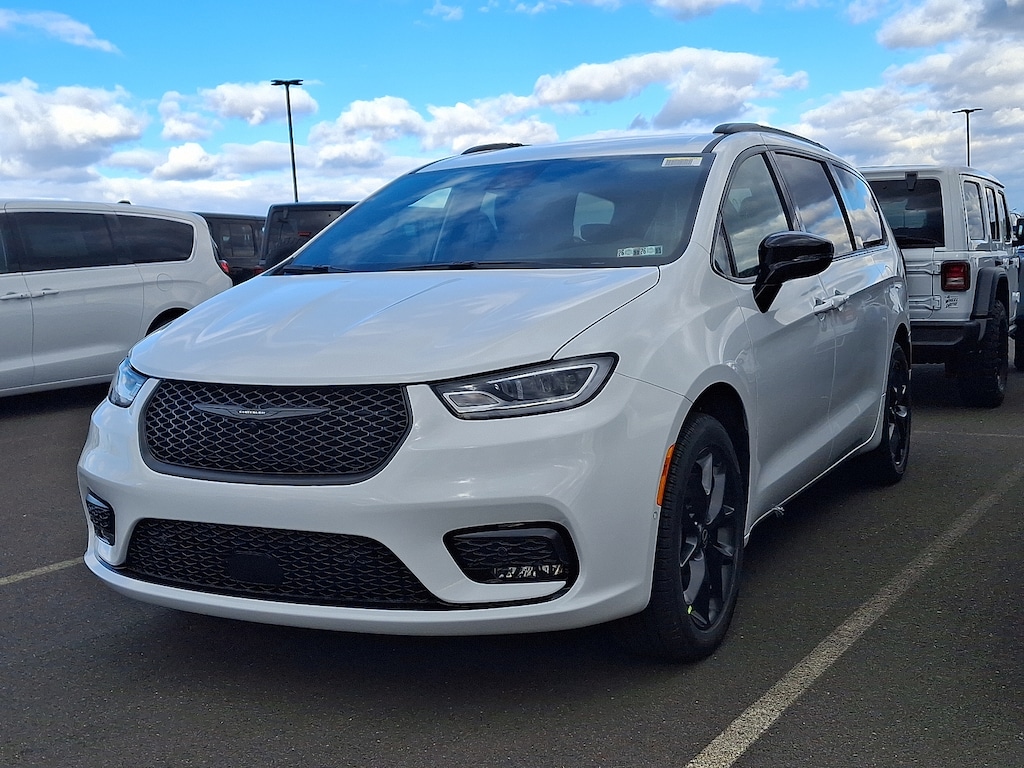 New 2026 Chrysler Pacifica Select AWD Passenger Van