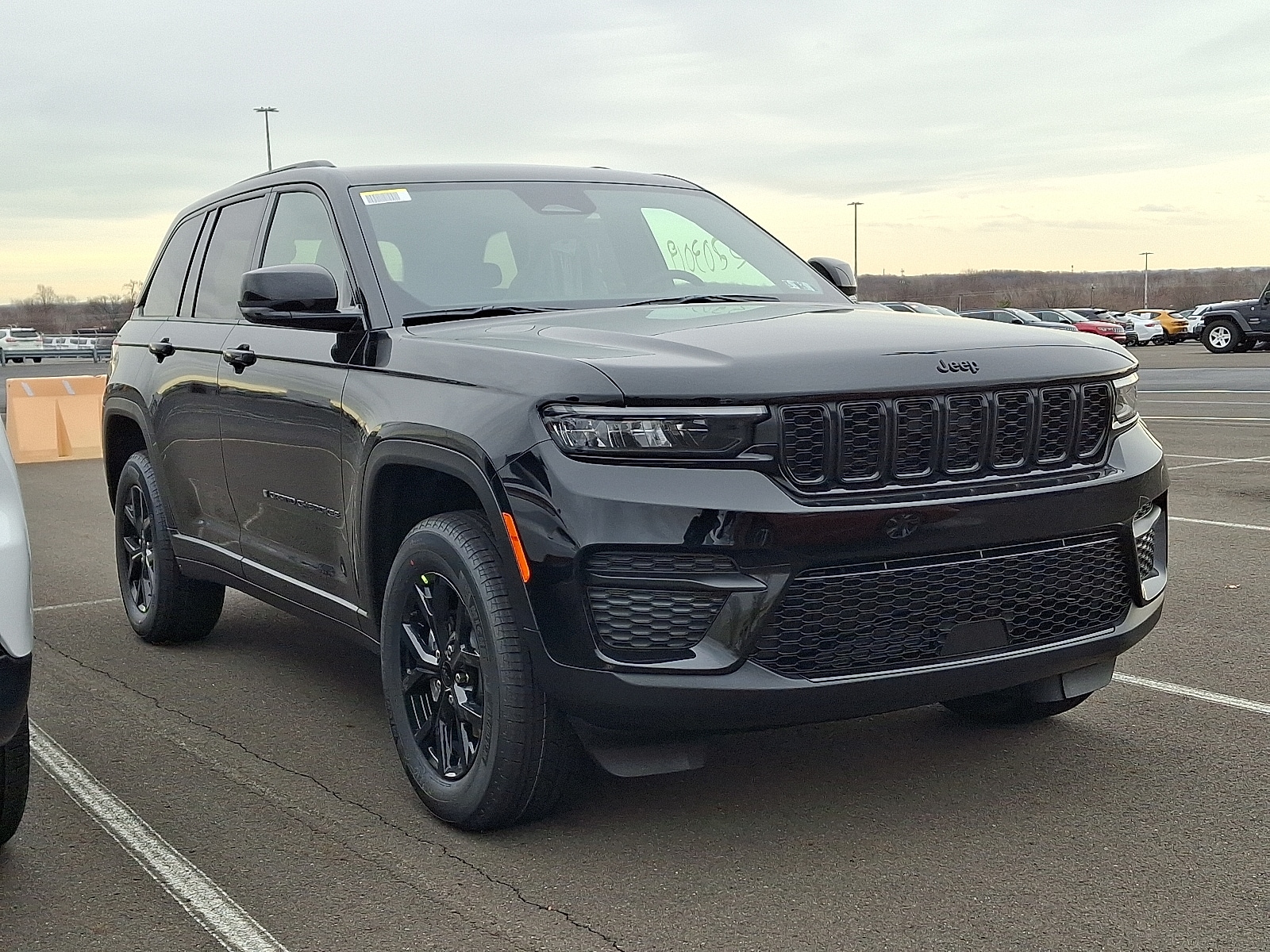 2025 Jeep Grand Cherokee Altitude's photo