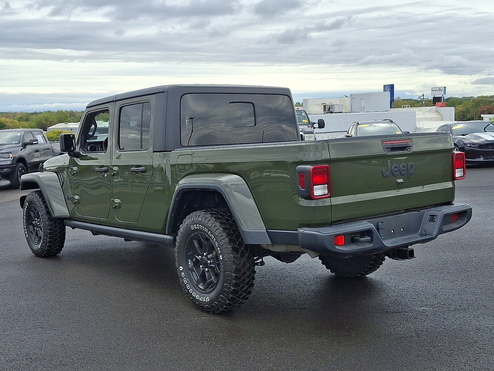 2022 Jeep Gladiator Willys photo 4