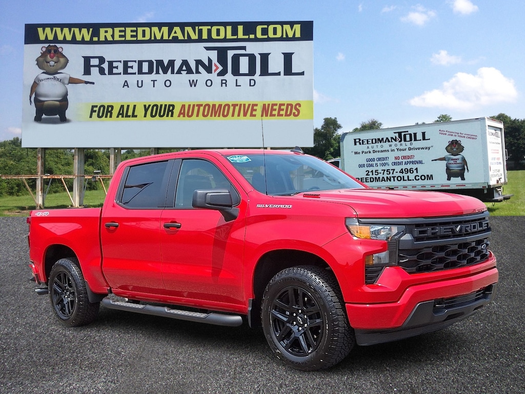 Used 2025 Chevrolet Silverado 1500 4WD Crew Cab Short Bed Custom Crew Cab Pickup