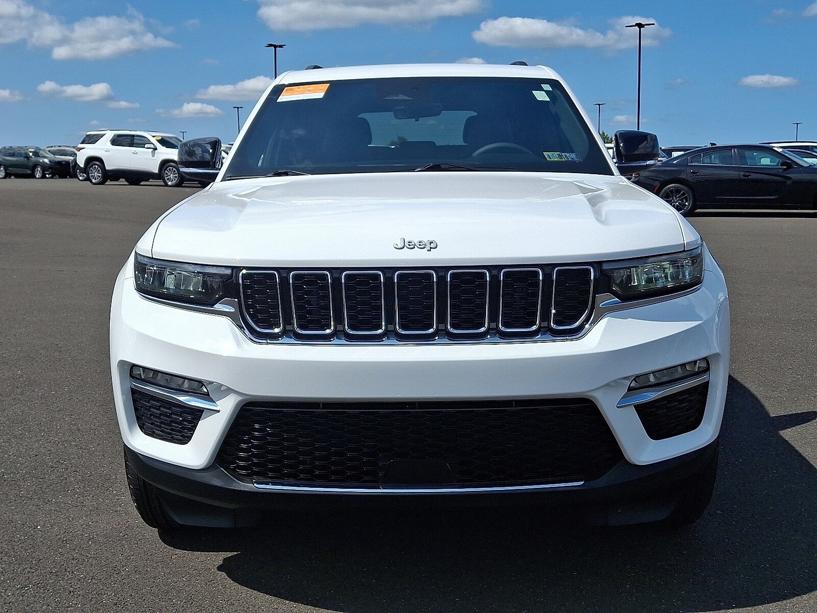 2025 Jeep Grand Cherokee Limited photo 2