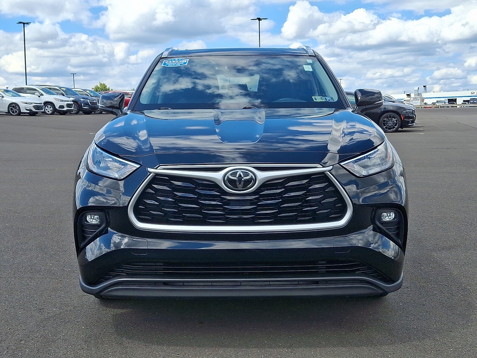 2020 Toyota Highlander XLE Sport photo 2