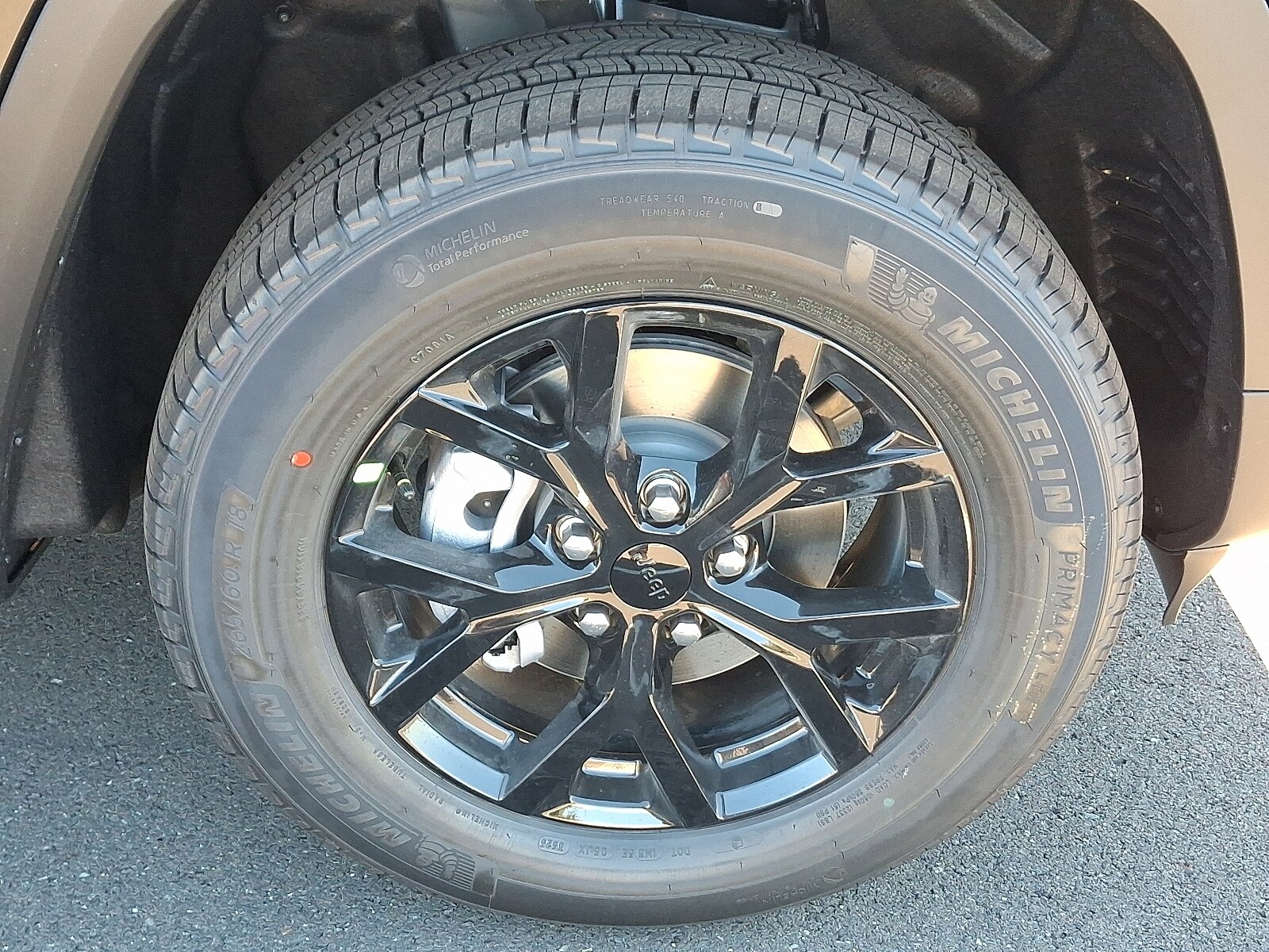 2025 Jeep Grand Cherokee Laredo Altitude photo 4