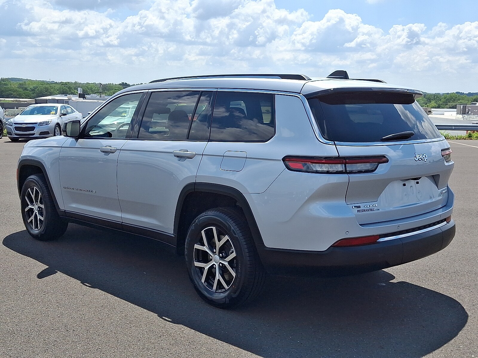 2023 Jeep Grand Cherokee Limited photo 2