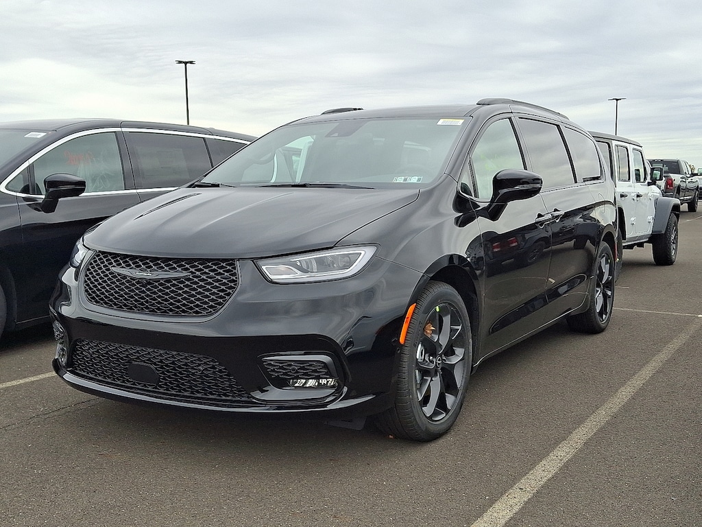 New 2026 Chrysler Pacifica Select Passenger Van