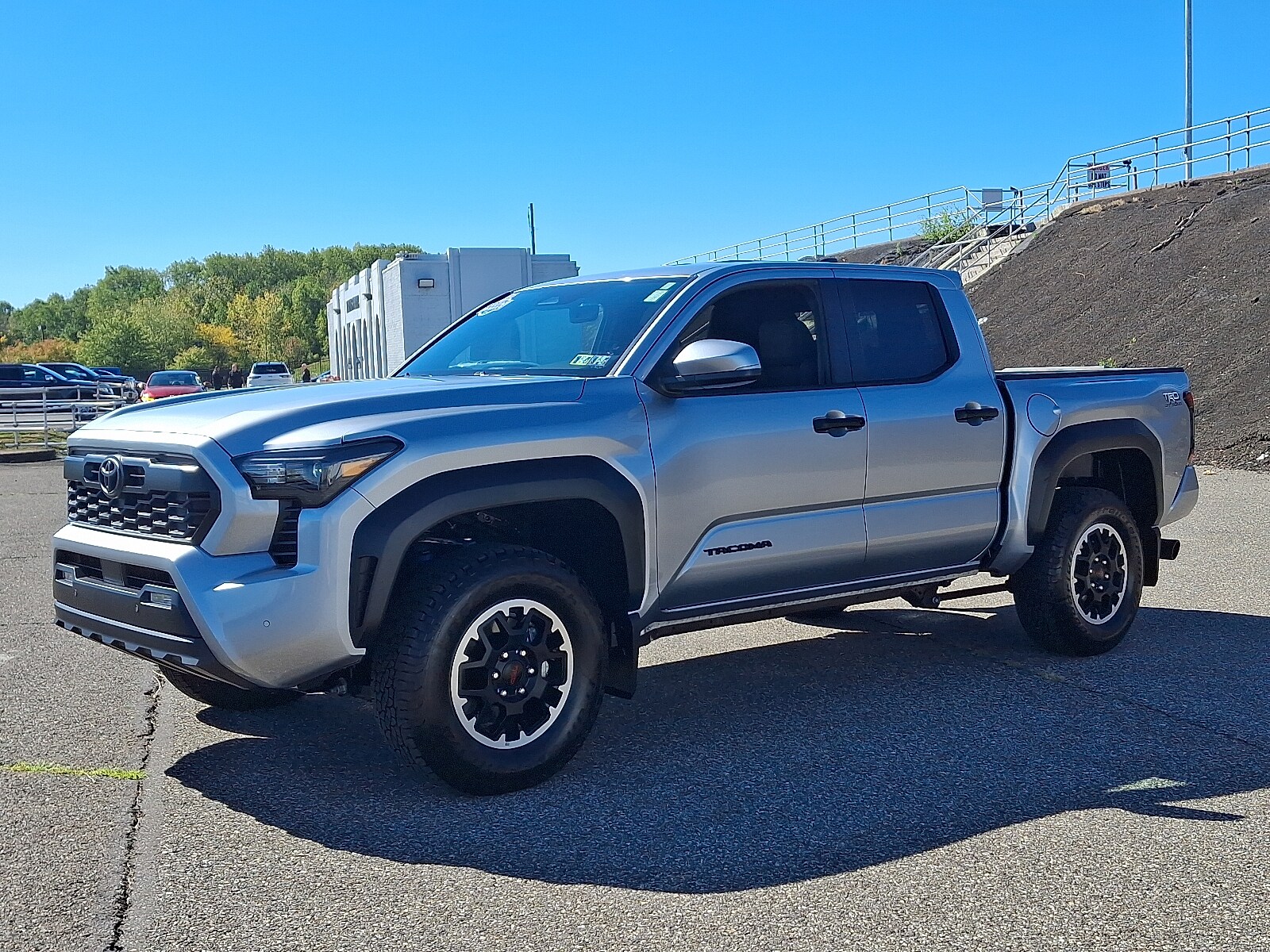 2025 Toyota Tacoma TRD 4x4 photo 3