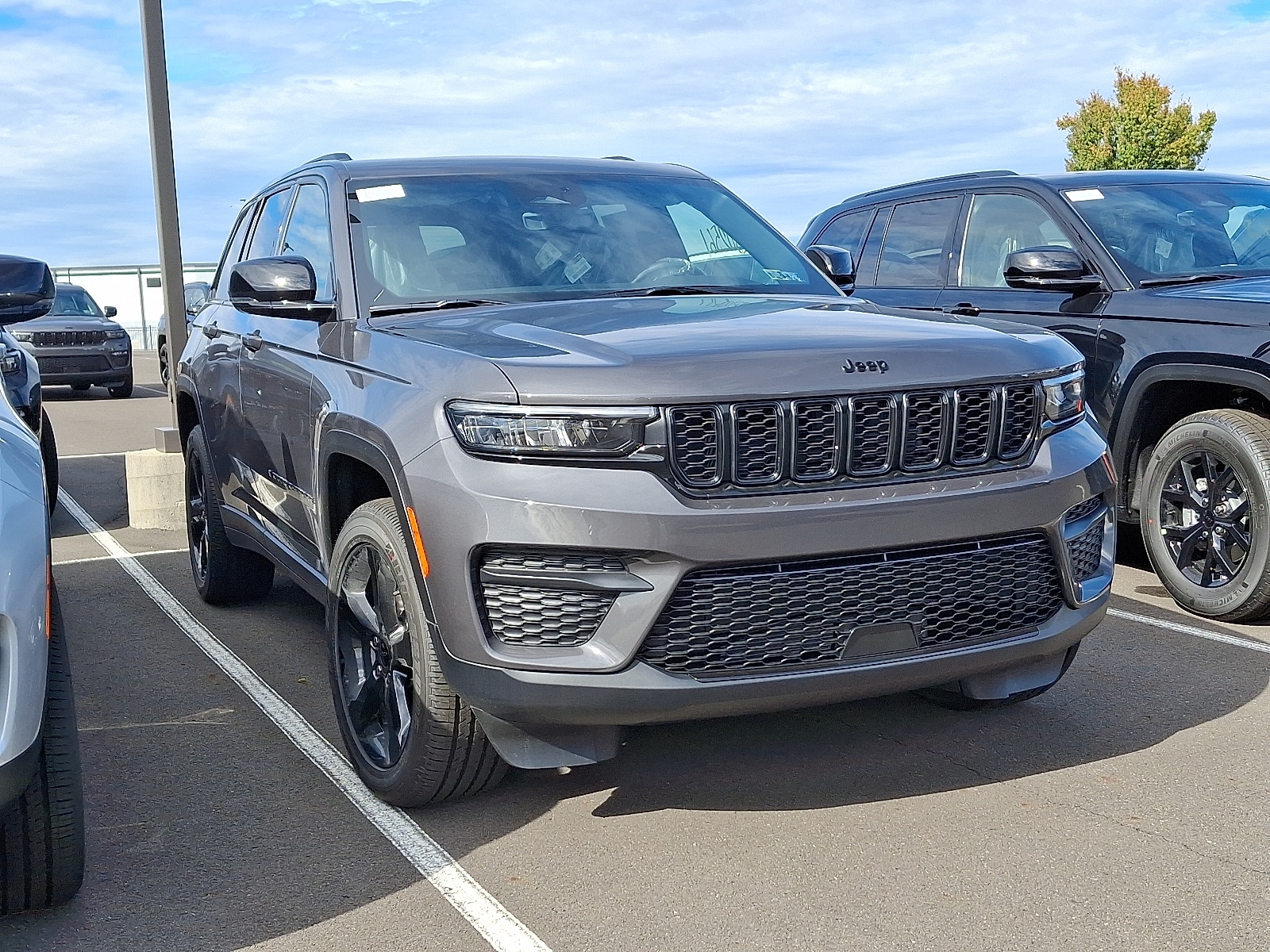 2025 Jeep Grand Cherokee Altitude's photo