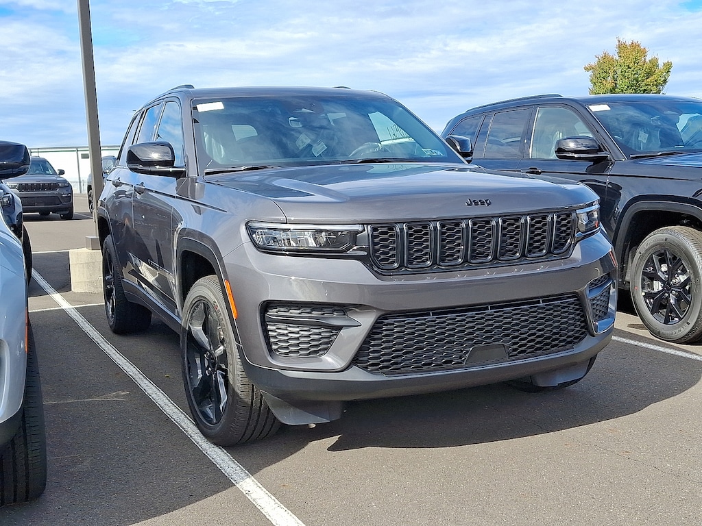 New 2025 Jeep Grand Cherokee Altitude X 4x4 Sport Utility