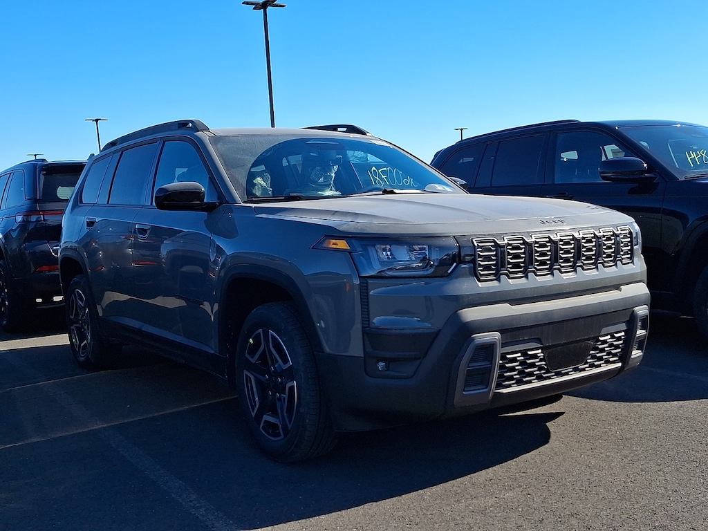 New 2026 Jeep Cherokee Laredo 4x4 Sport Utility