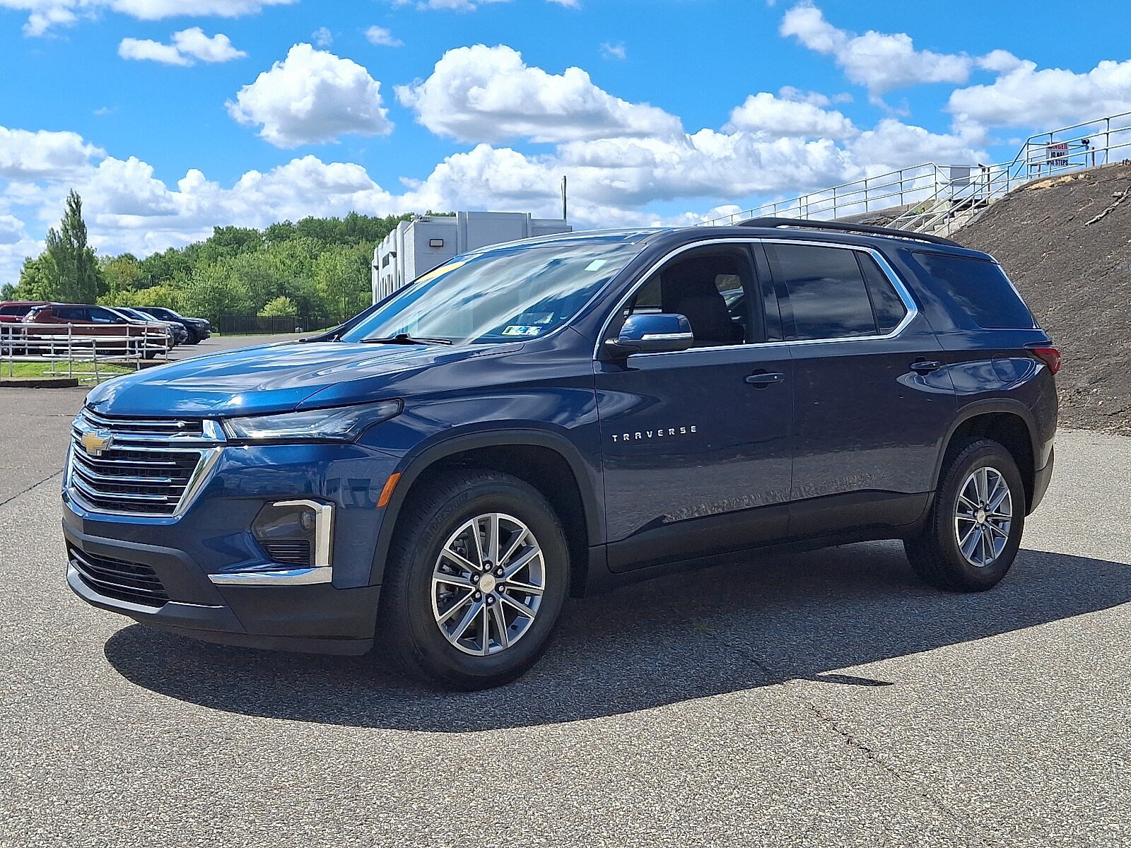 2023 Chevrolet Traverse Cloth photo 3