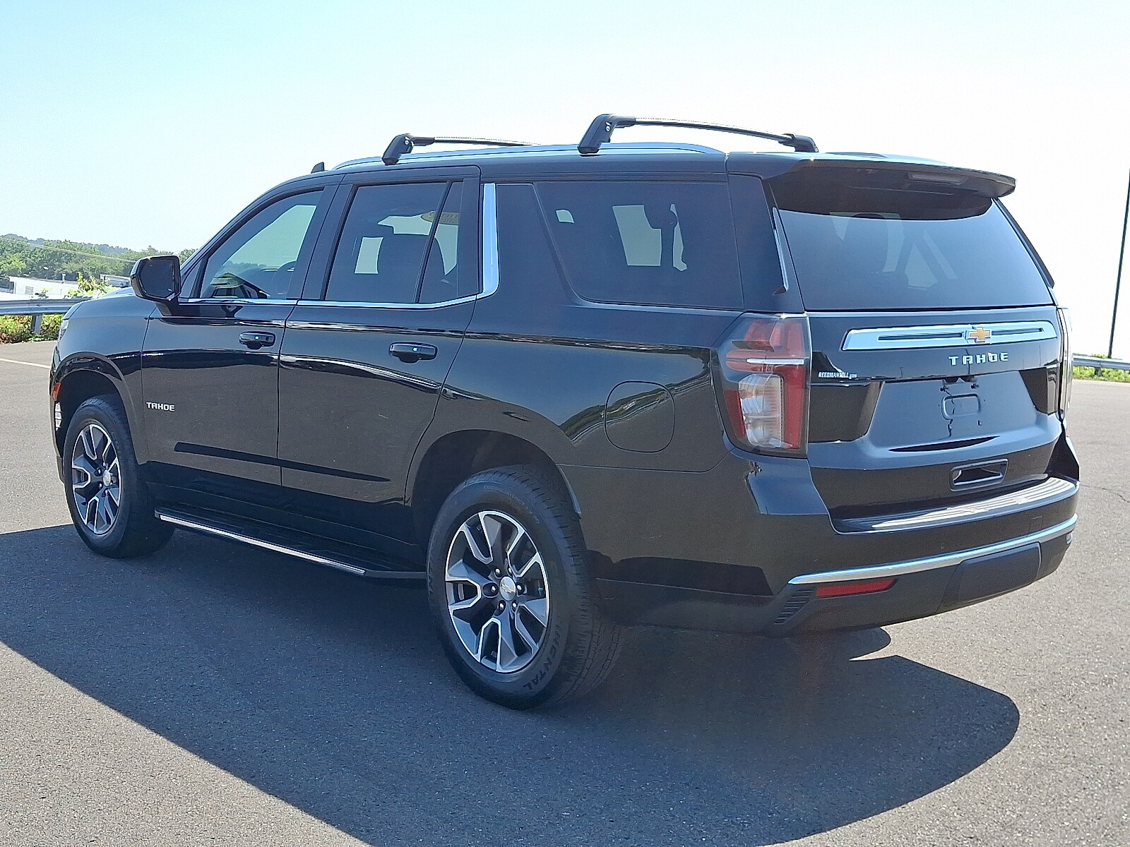 2023 Chevrolet Tahoe LS photo 3