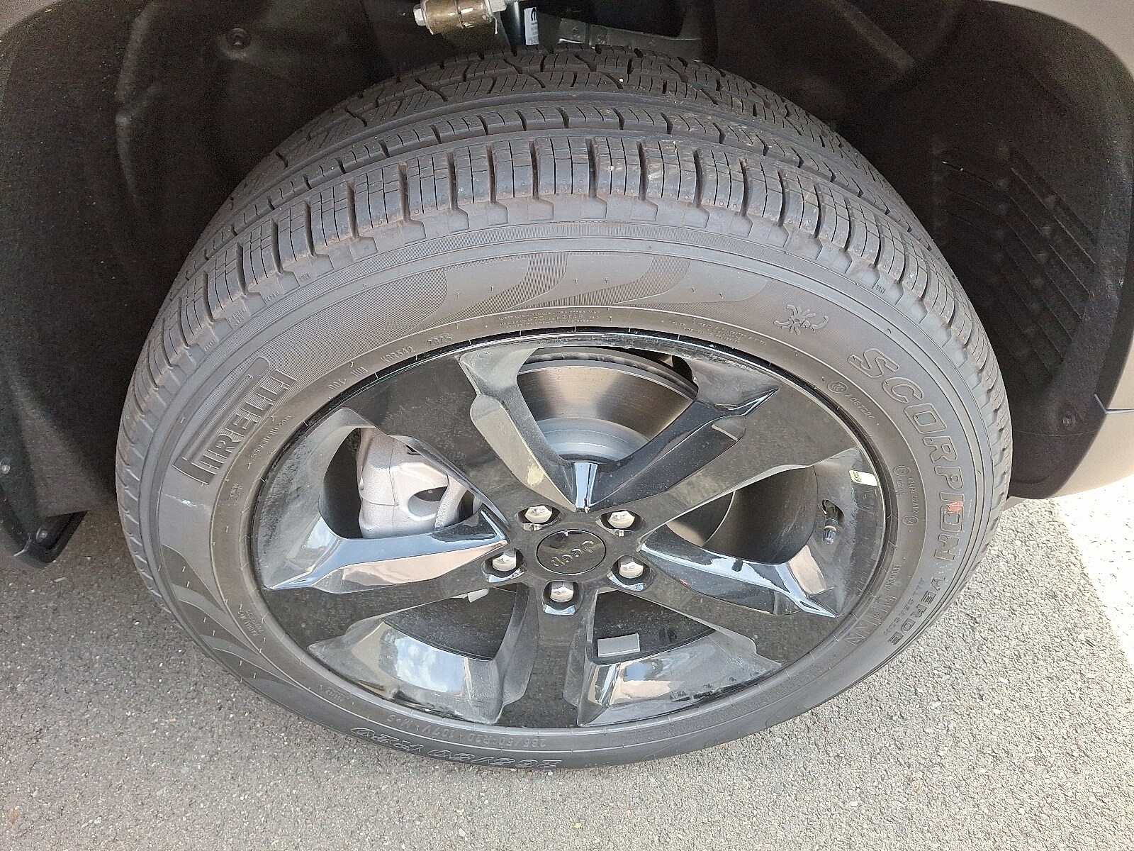 2025 Jeep Grand Cherokee Limited photo 2