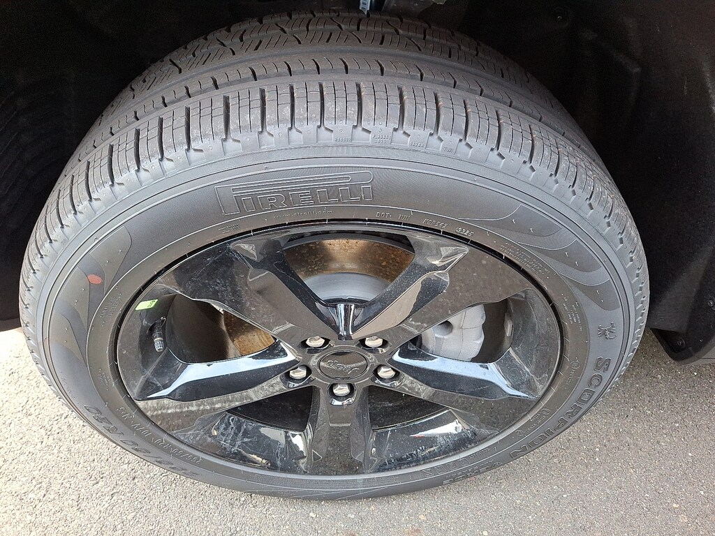 New 2025 Jeep Grand Cherokee Limited 4x4 Sport Utility