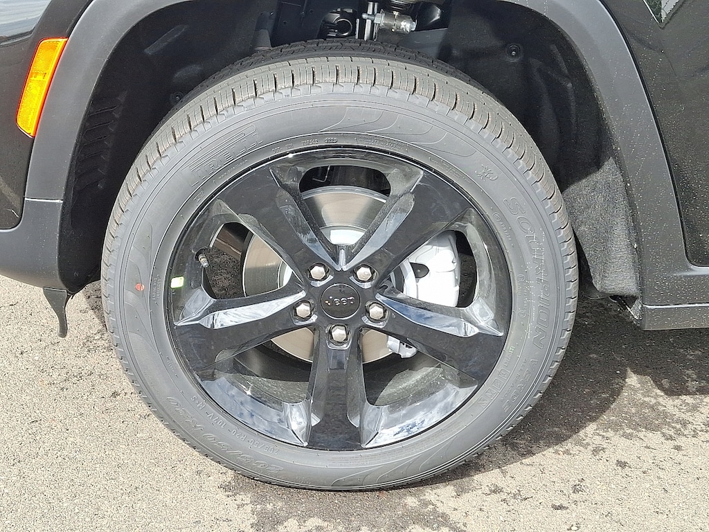 New 2025 Jeep Grand Cherokee Limited 4x4 Sport Utility