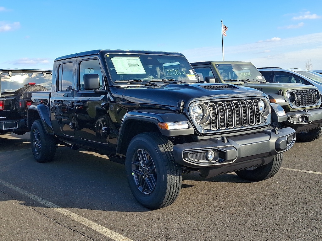 New 2026 Jeep Gladiator Sport S 4x4 Pickup