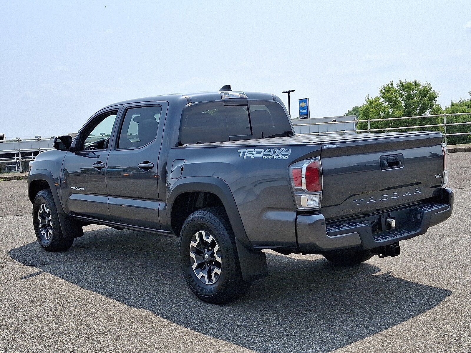 2023 Toyota Tacoma TRD photo 3