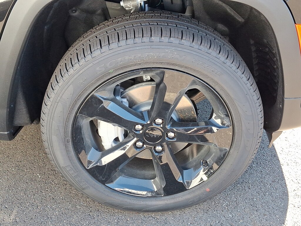 New 2025 Jeep Grand Cherokee Limited 4x4 Sport Utility