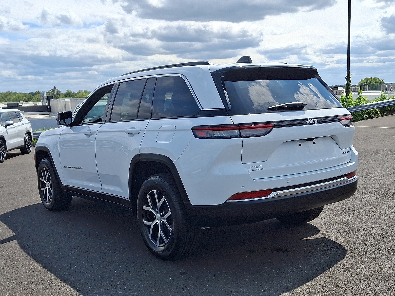 2025 Jeep Grand Cherokee Limited photo 4