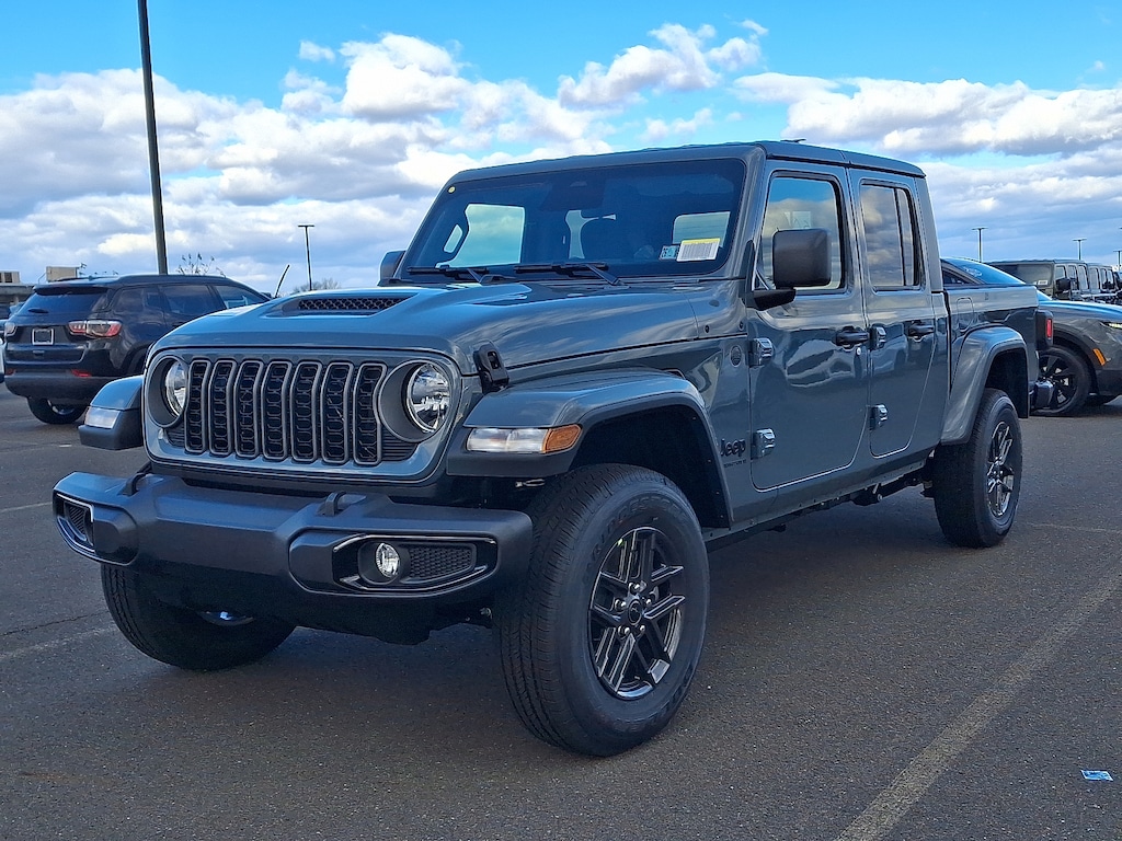 New 2026 Jeep Gladiator Sport S Pickup