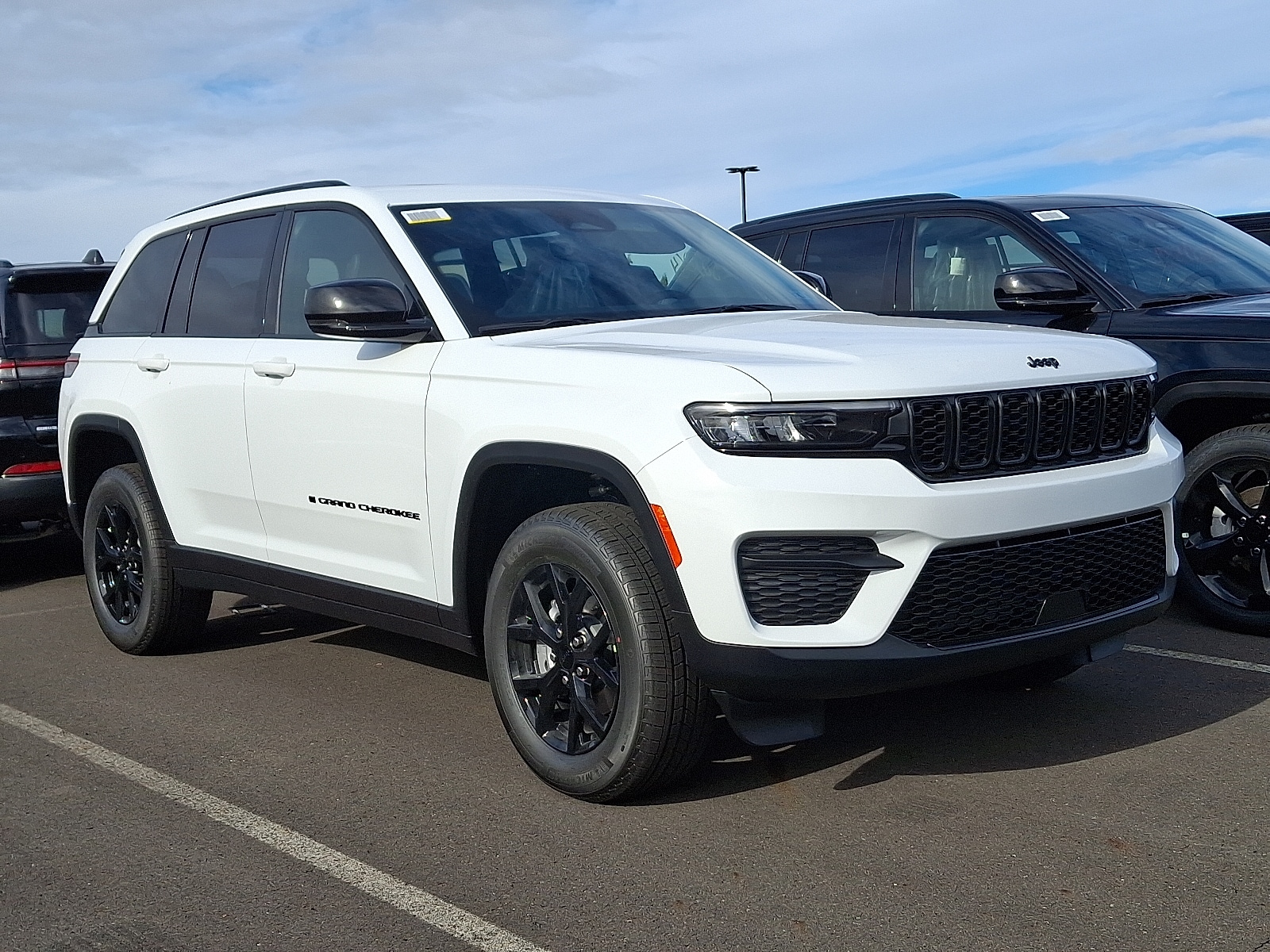 2025 Jeep Grand Cherokee Altitude's photo