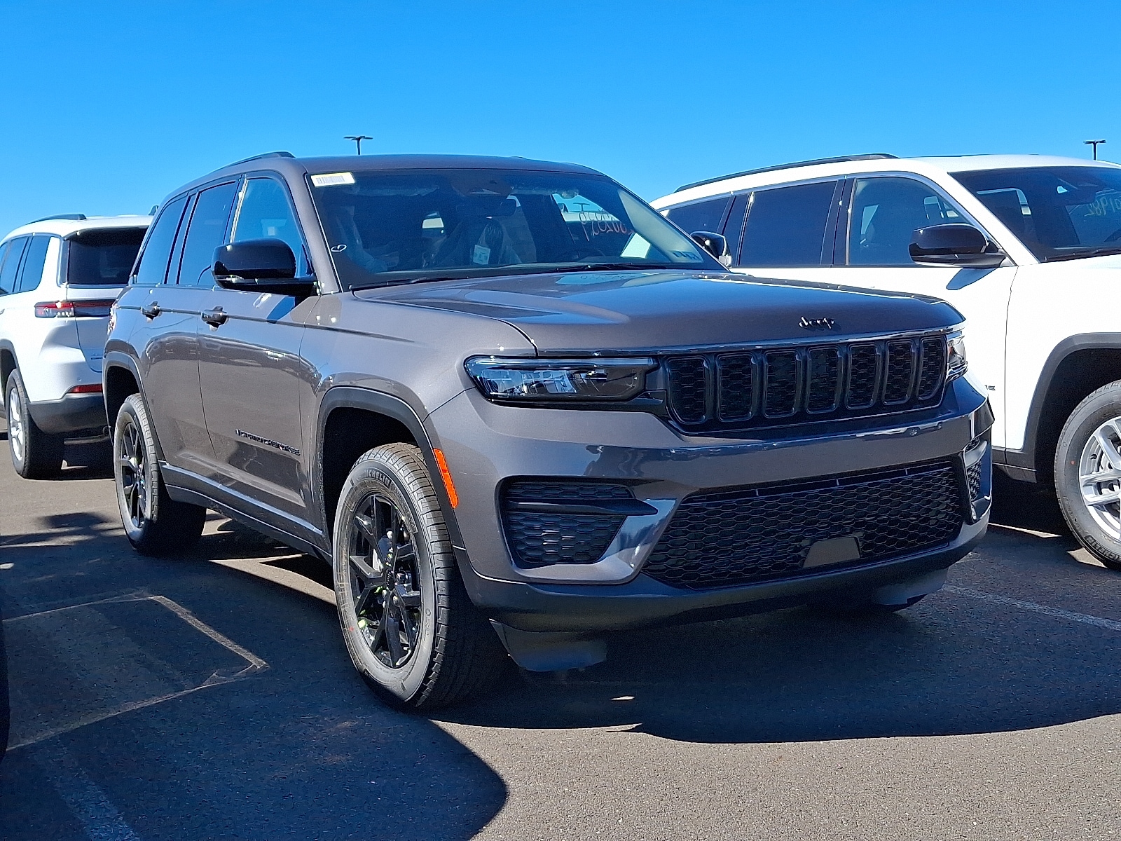 2025 Jeep Grand Cherokee Altitude's photo