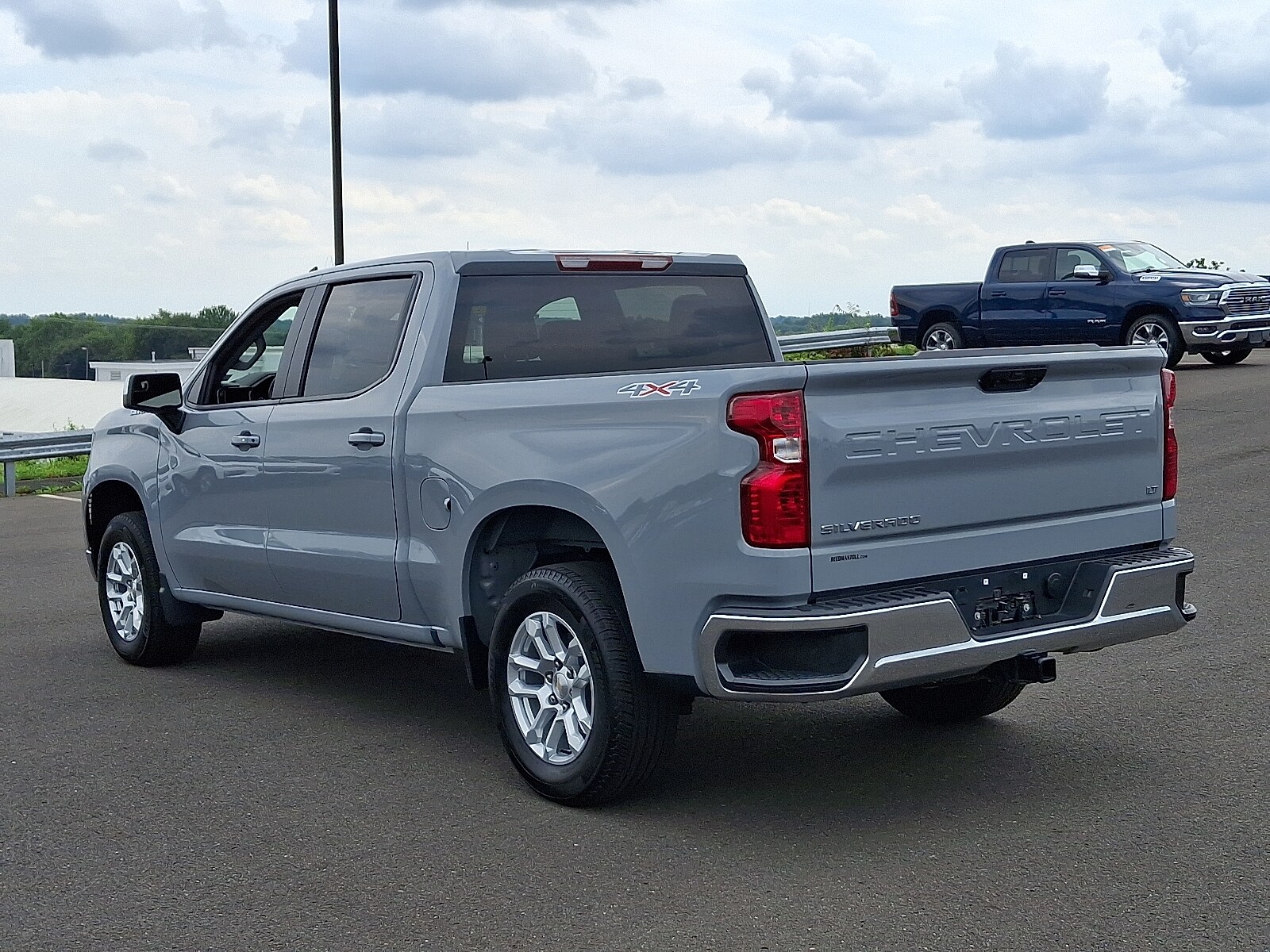 2024 Chevrolet Silverado 1500 LT photo 4
