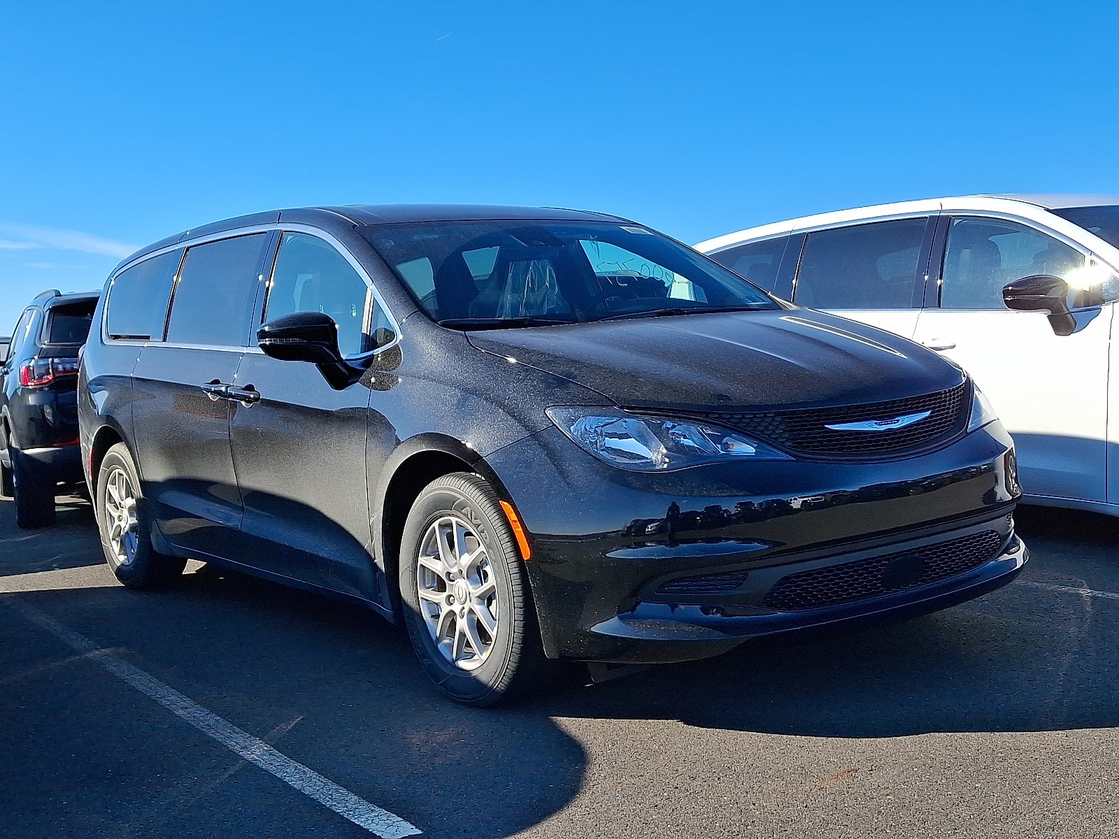 2026 Chrysler Voyager LX's photo