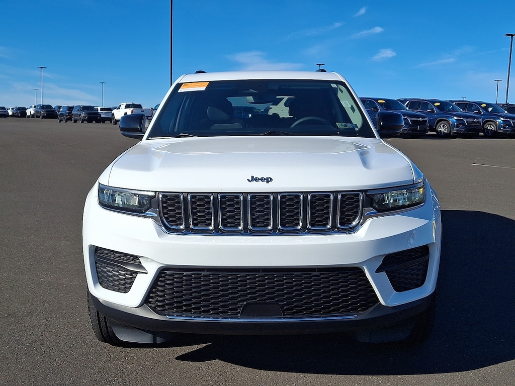 Certified 2024 Jeep Grand Cherokee Laredo 4x4 Sport Utility