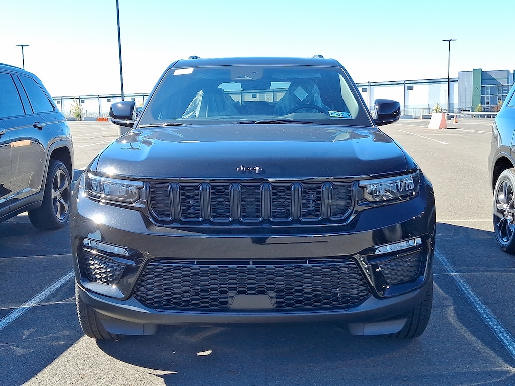 New 2025 Jeep Grand Cherokee Limited 4x4 Sport Utility