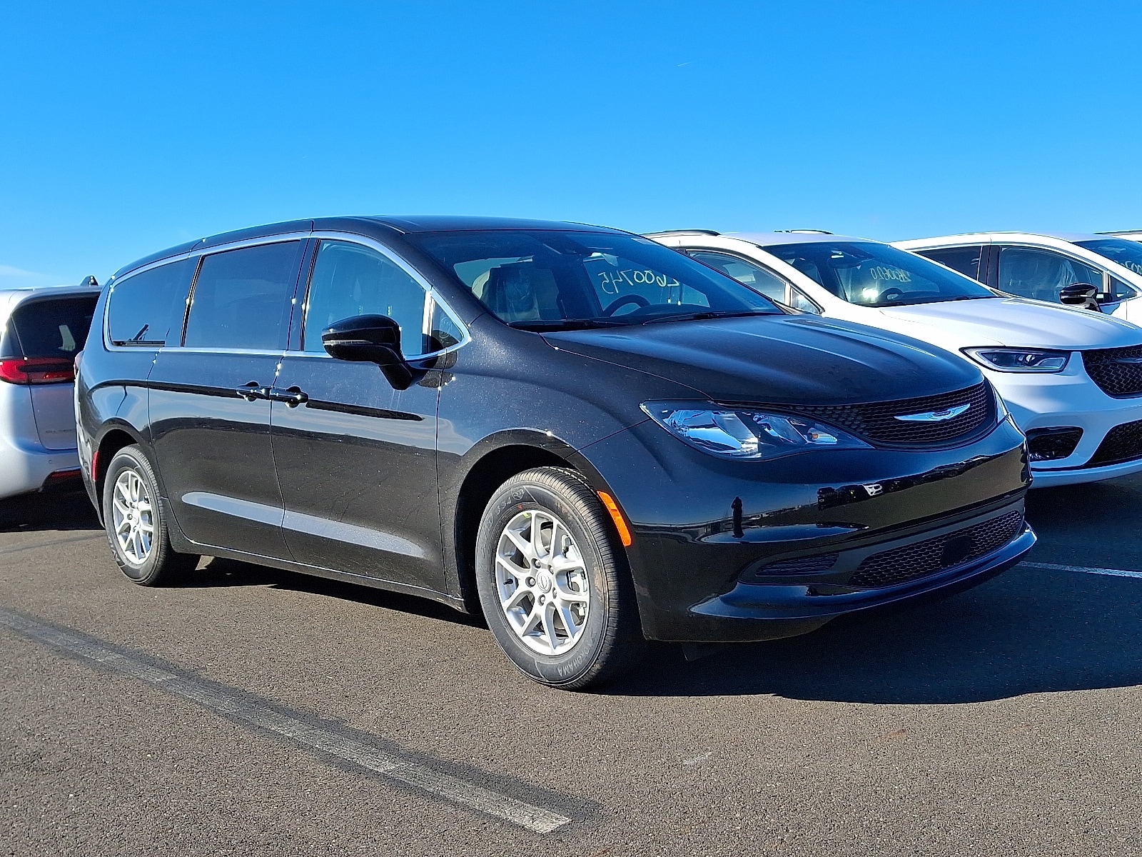 2026 Chrysler Voyager LX's photo