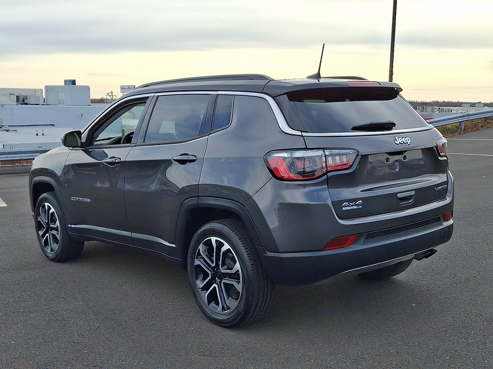 2022 Jeep Compass Limited photo 2